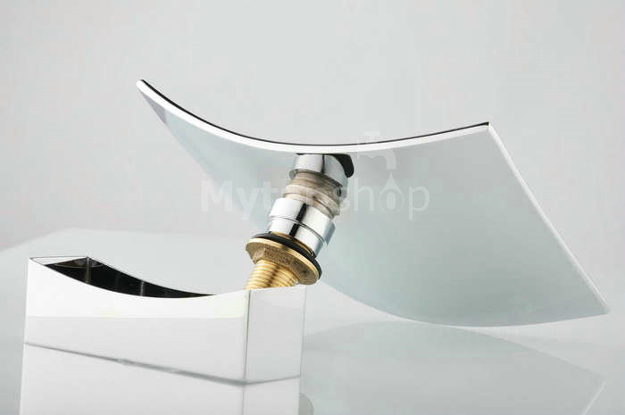 Chrome Two Handles Waterfall Widespread Tub Tap T001-18 - Click Image to Close