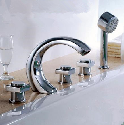 New Chrome Finished Widespread Tub Tap with Hand Shower BT0450