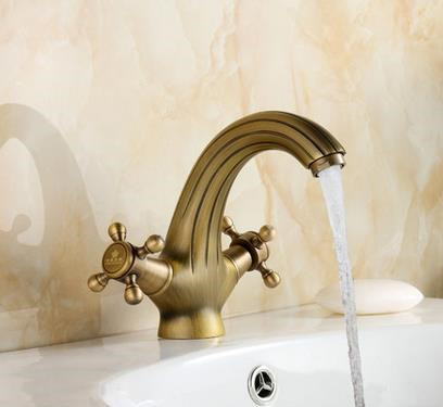 Antique Centerset Brass Bathroom Sink Tap T0401A - Click Image to Close