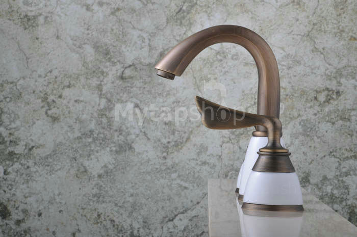 Classic Antique Brass Widespread Bathroom Sink Tap T0452A - Click Image to Close
