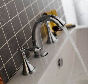Chrome Widespread Two Handles Bathroom Sink Tap T0453 - Click Image to Close
